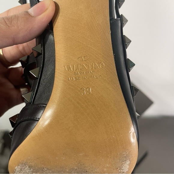 Authentic Valentino MATCHING rockstud rose HEELS AND BAG - Picture 5 of 7